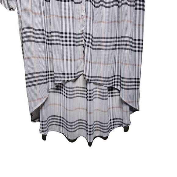 Torrid Plus Size Sheer, Y Neck, High/Low, Button down Plaid Flowy Top, Size 1 - Picture 8 of 8